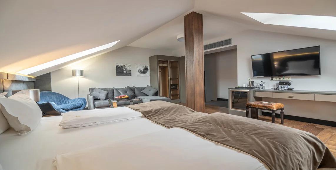 Напівлюкс мансардний