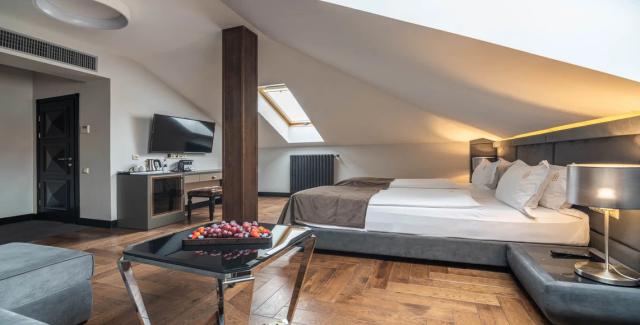 Напівлюкс мансардний