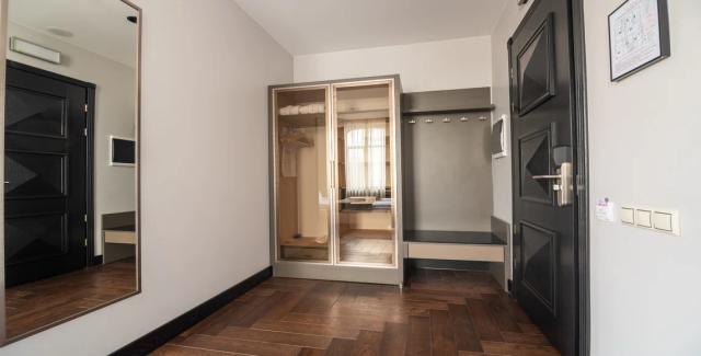 Напівлюкс з балконом