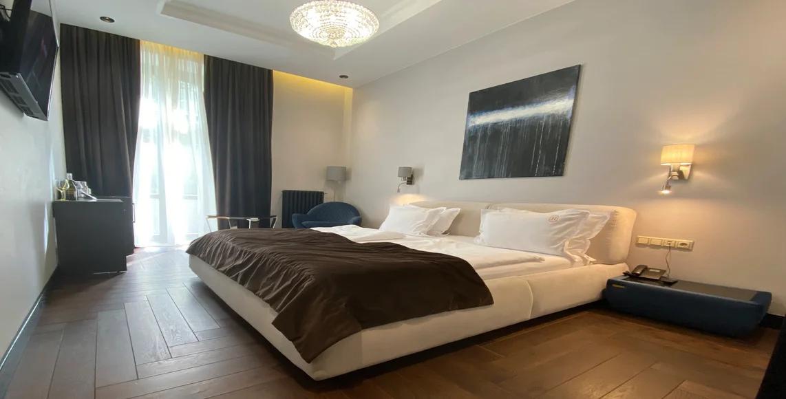 Напівлюкс з балконом