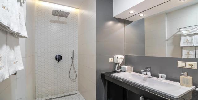 Стандартний номер економ-класу