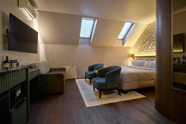 Двомісний мансардний номер (корпус Fomich)