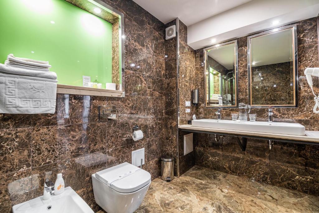 Делюкс (корпус Fomich)