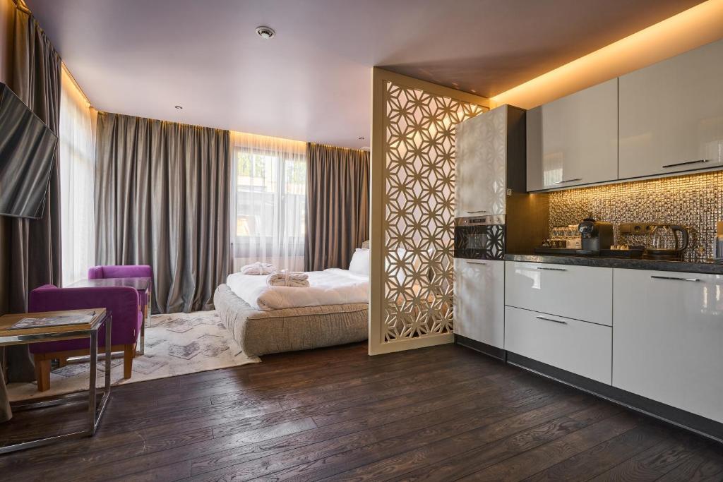 Делюкс (корпус Fomich)