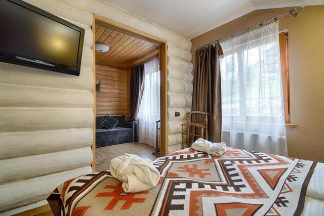 Котедж на дві сімʼї (корпус Fomich)