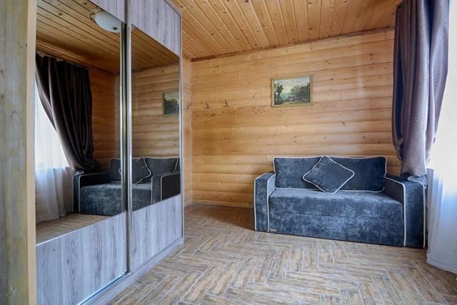 Котедж на дві сімʼї (корпус Fomich)