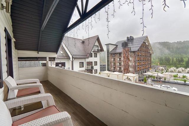 Котедж на дві сімʼї (корпус Fomich)