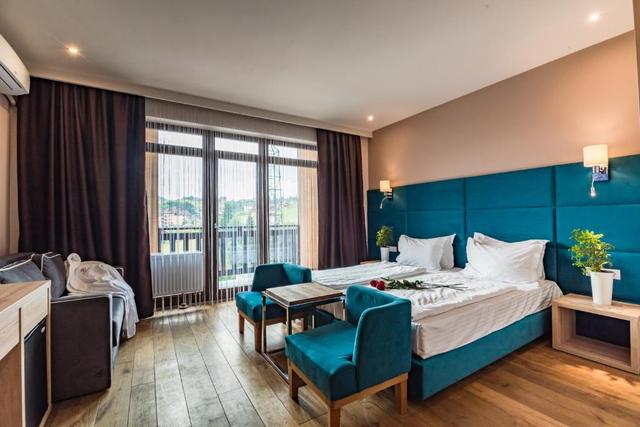 Напівлюкс з балконом (корпус Burshtyn)