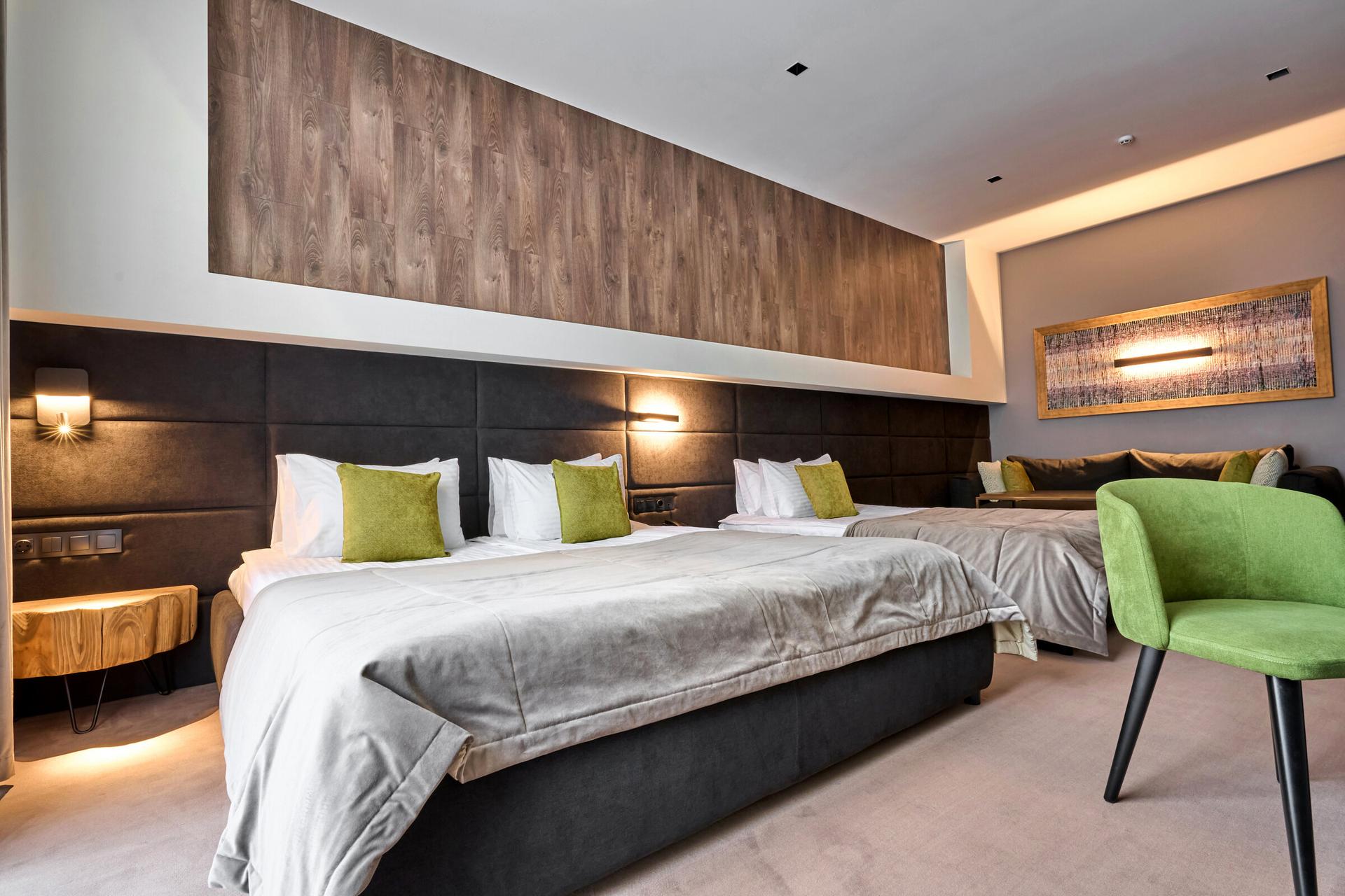 Сімейний напівлюкс