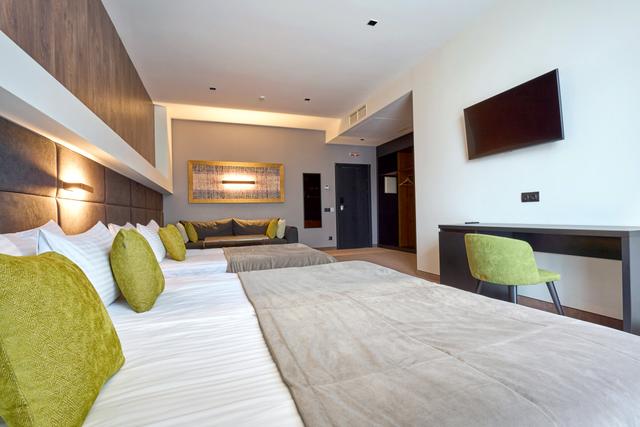 Сімейний напівлюкс