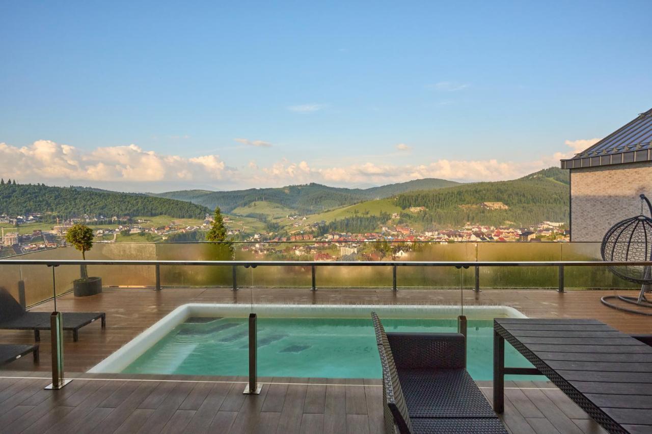 Вілла з власним басейном