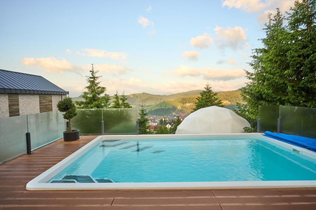 Вілла з власним басейном