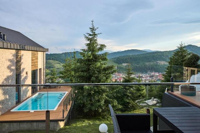 Вілла з власним басейном