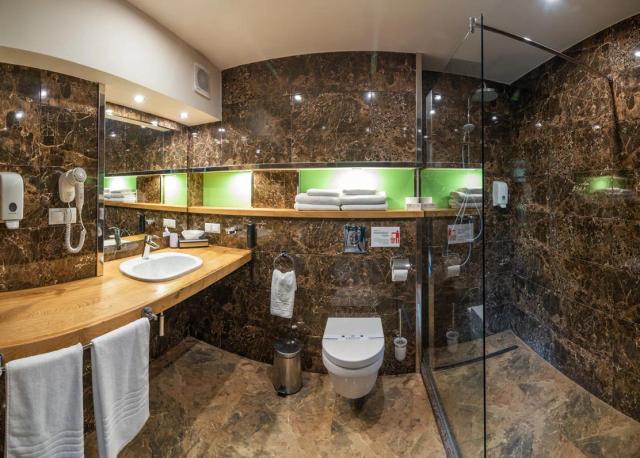 Напівлюкс з балконом (корпус Burshtyn)