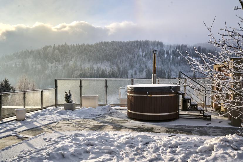 Тепло гір: насолода в карпатському чані