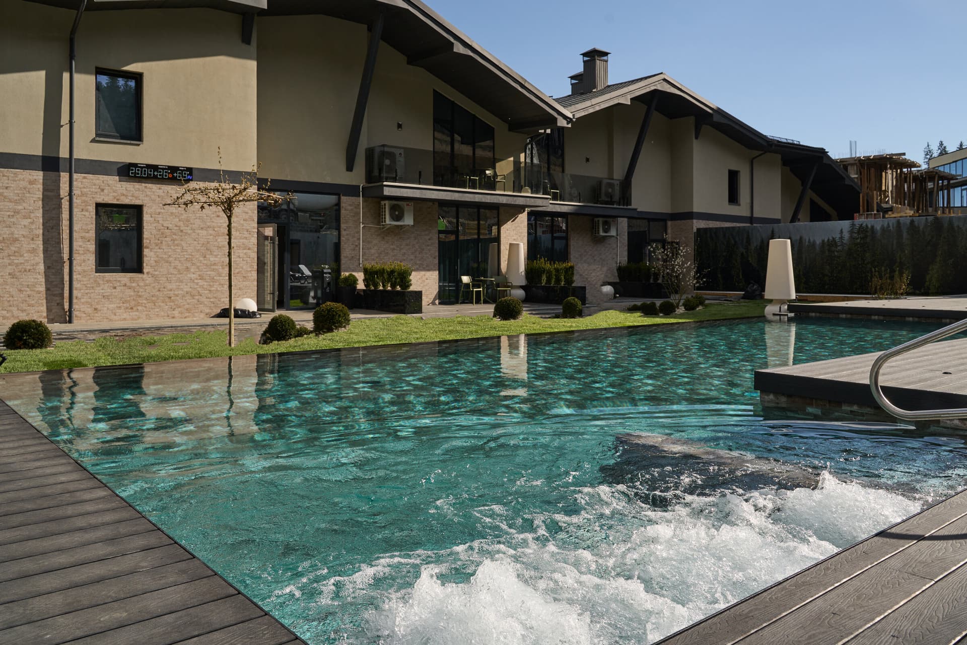 Twins Hotel & Spa in Bukovel Near the Ski Lift with Swimming Pools, Photo 2 fomich.ua