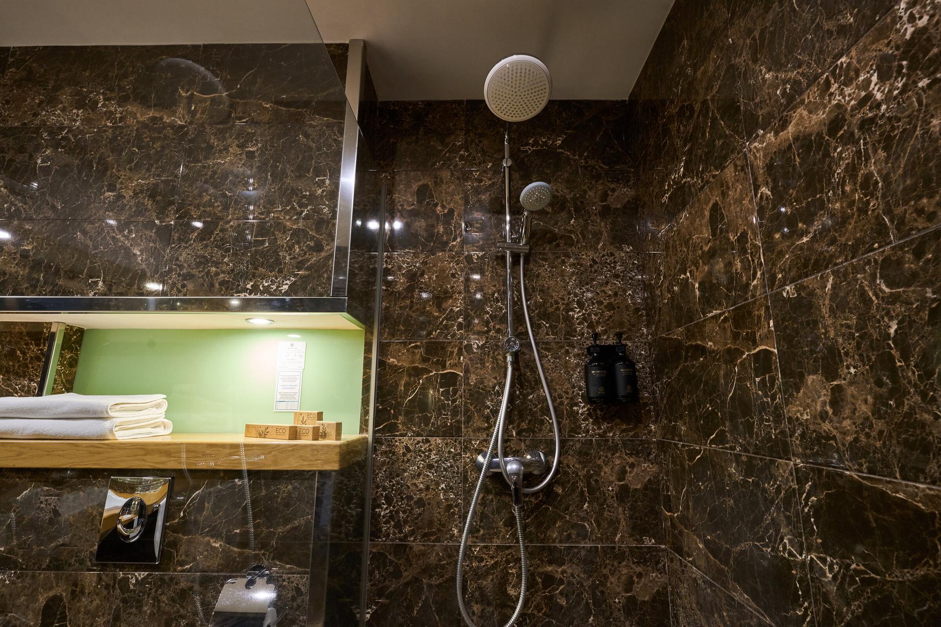 Напівлюкс з балконом (корпус Burshtyn)