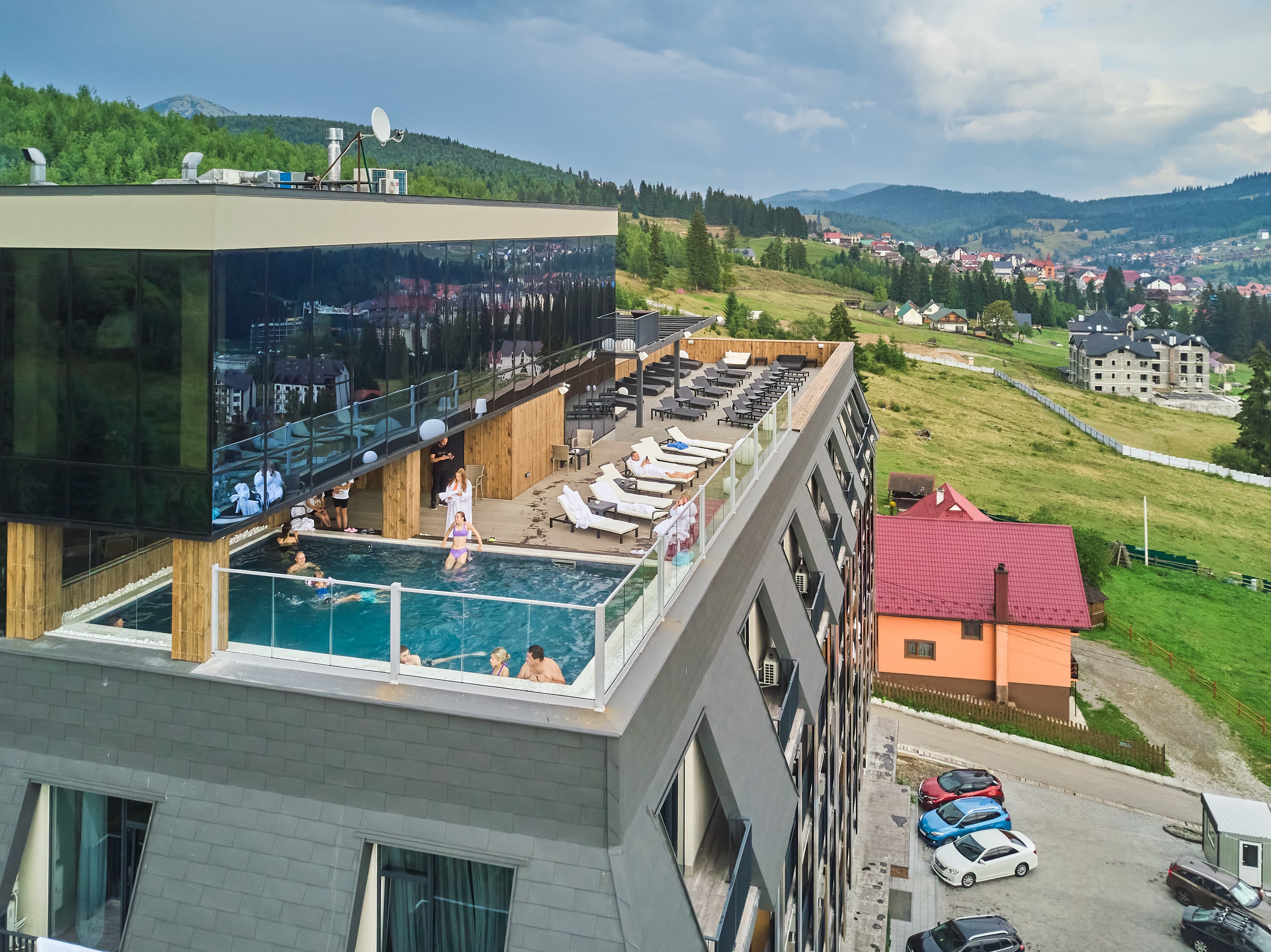 Hotel Fomich Residence in Bukovel with a swimming pool and SPA, photo 1 fomich.ua