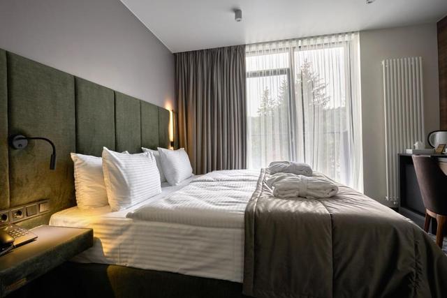 Двомісний економ