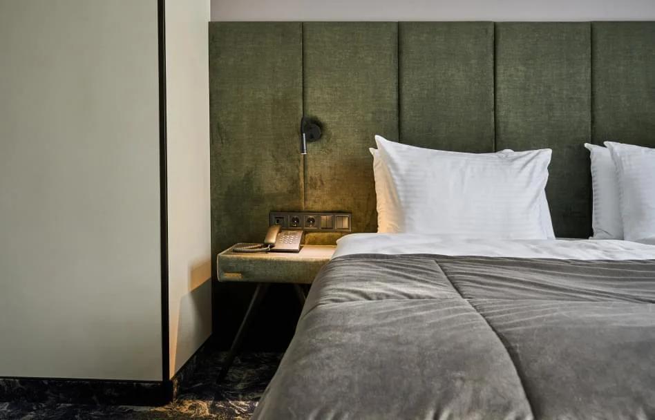 Двомісний економ