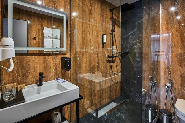 Двомісний економ