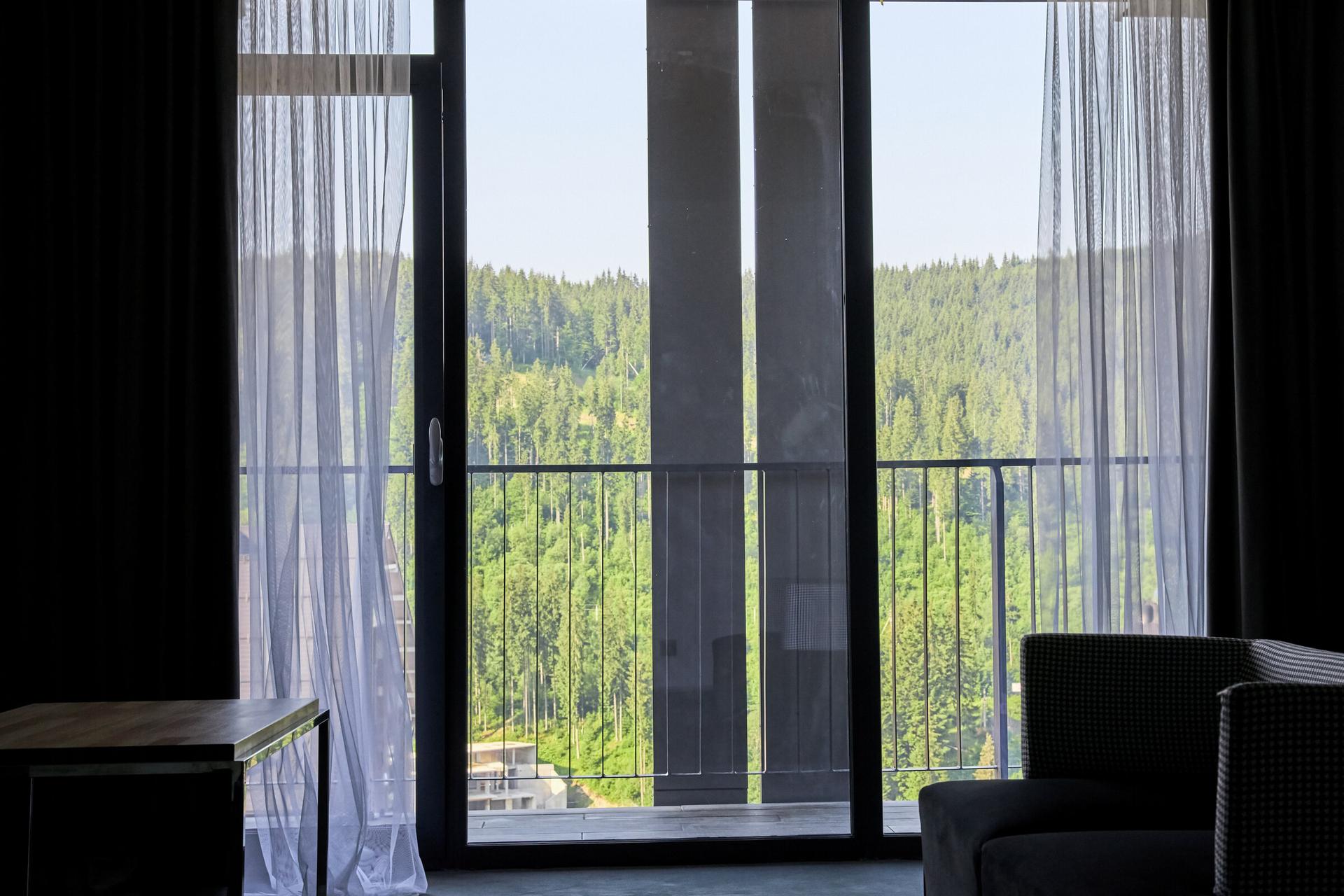 Тримісний сімейний напівлюкс