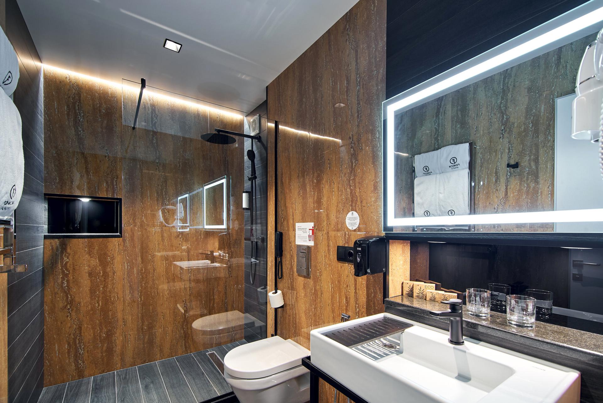 Тримісний сімейний напівлюкс