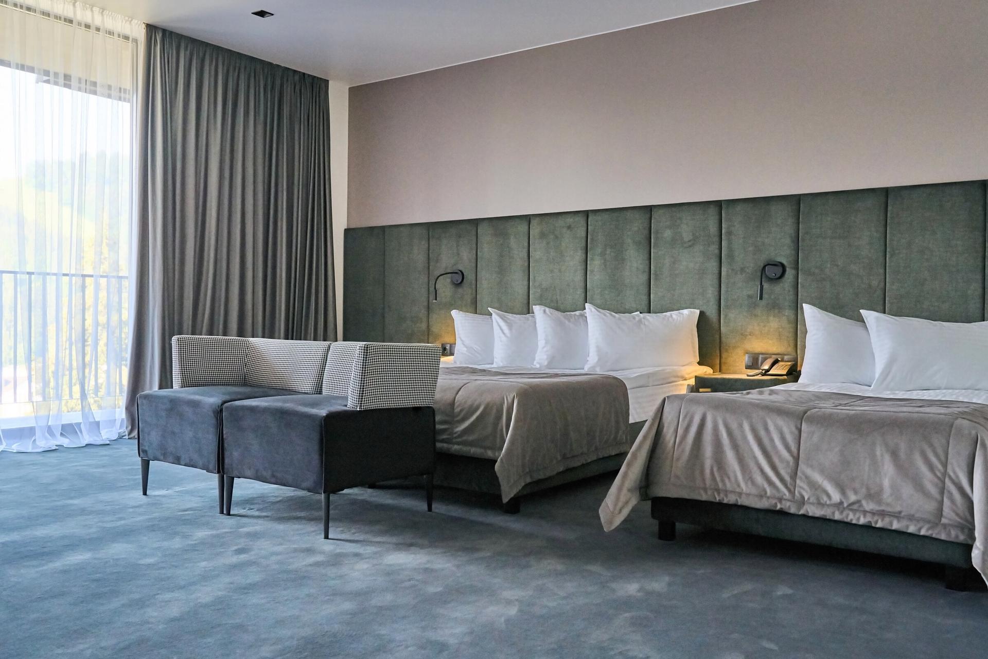 Тримісний сімейний напівлюкс