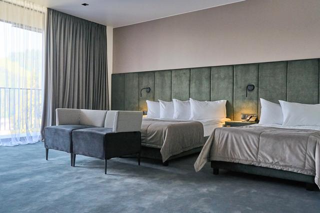 Тримісний сімейний напівлюкс