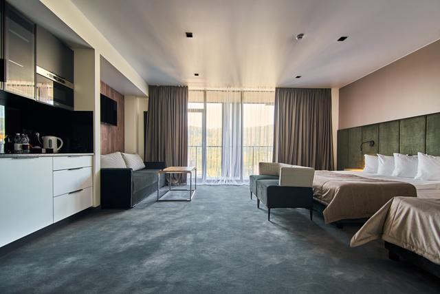 Тримісний сімейний напівлюкс