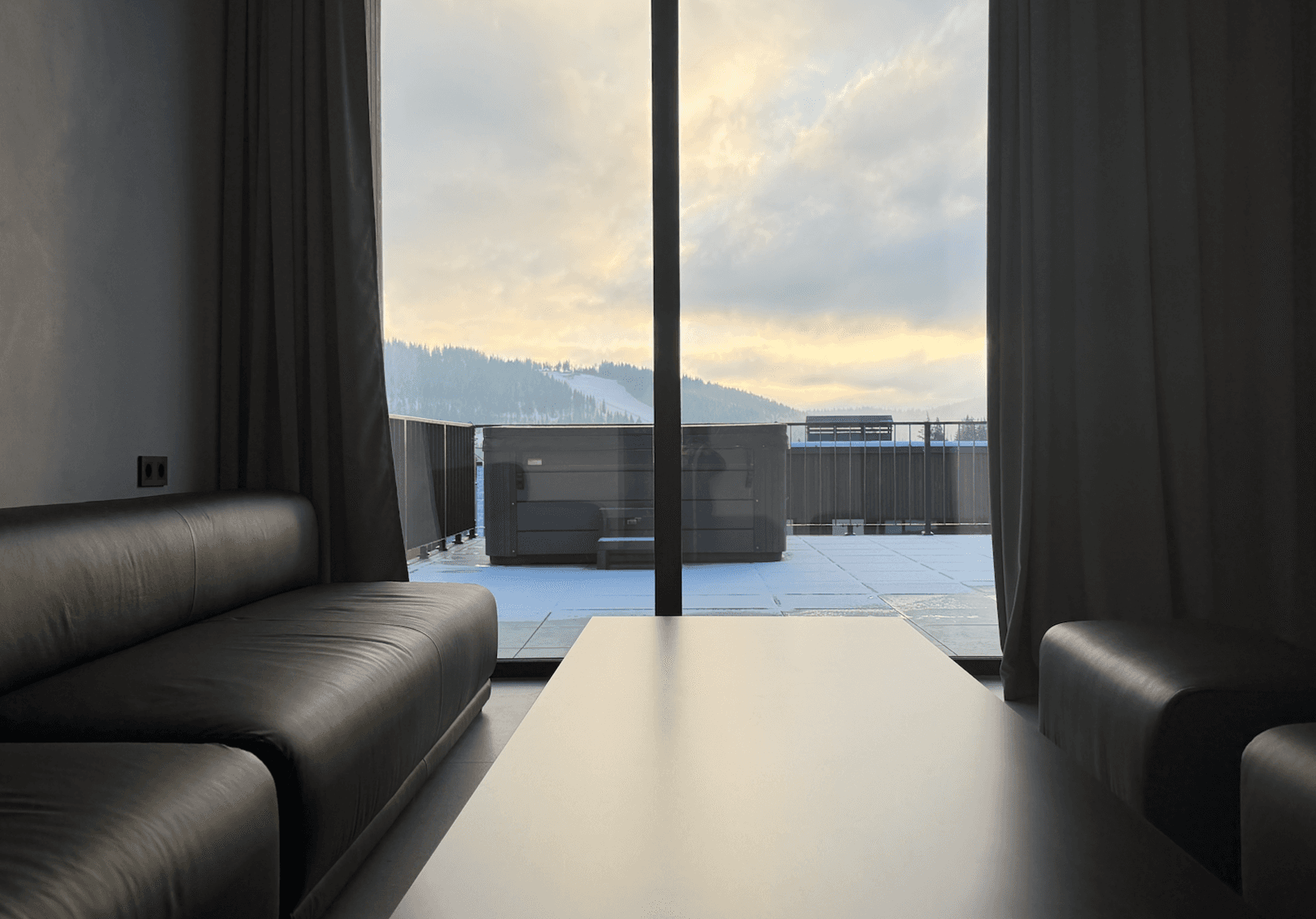 Котедж з власним джакузі